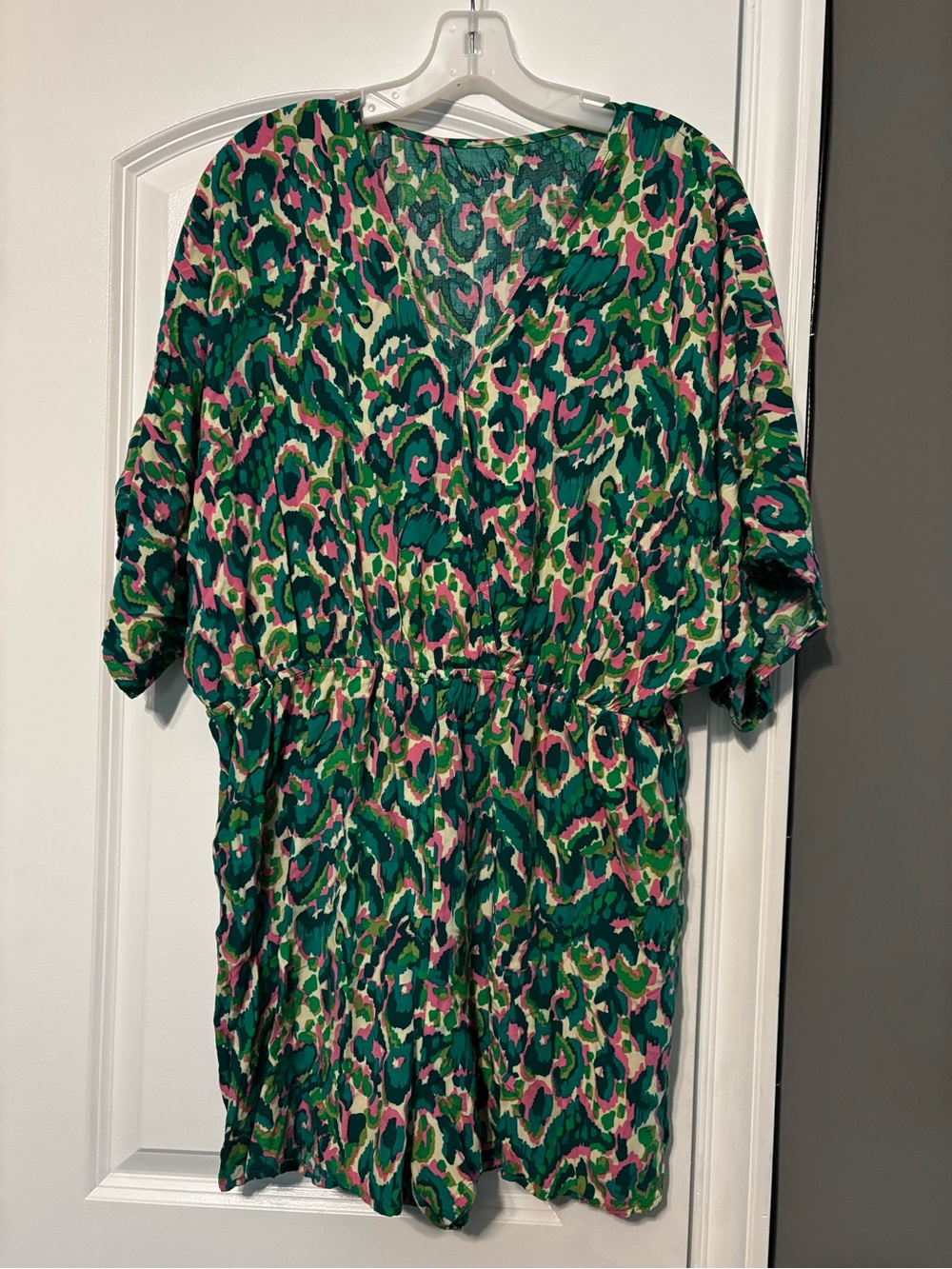 Cupshe Women’s Green & Pink Patterned V-Neck Romper XL